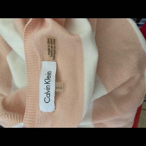 Calvin Klein. Pretty in pink women’s sweater. - Picture 2 of 4